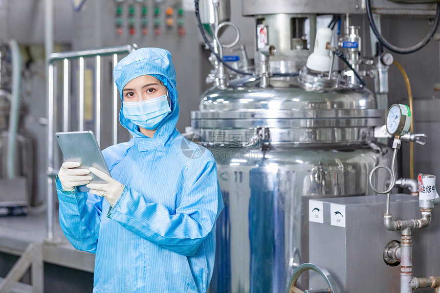 數(shù)字化浪潮下的化工技術(shù)工人 當(dāng)平板電腦遇見計(jì)算機(jī)技術(shù)開發(fā)